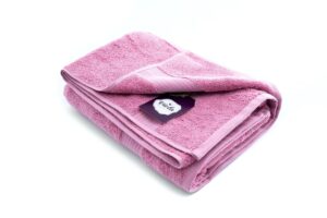 מגבת איכות בצבע ורוד 550 גרם 70/130 - 70-130